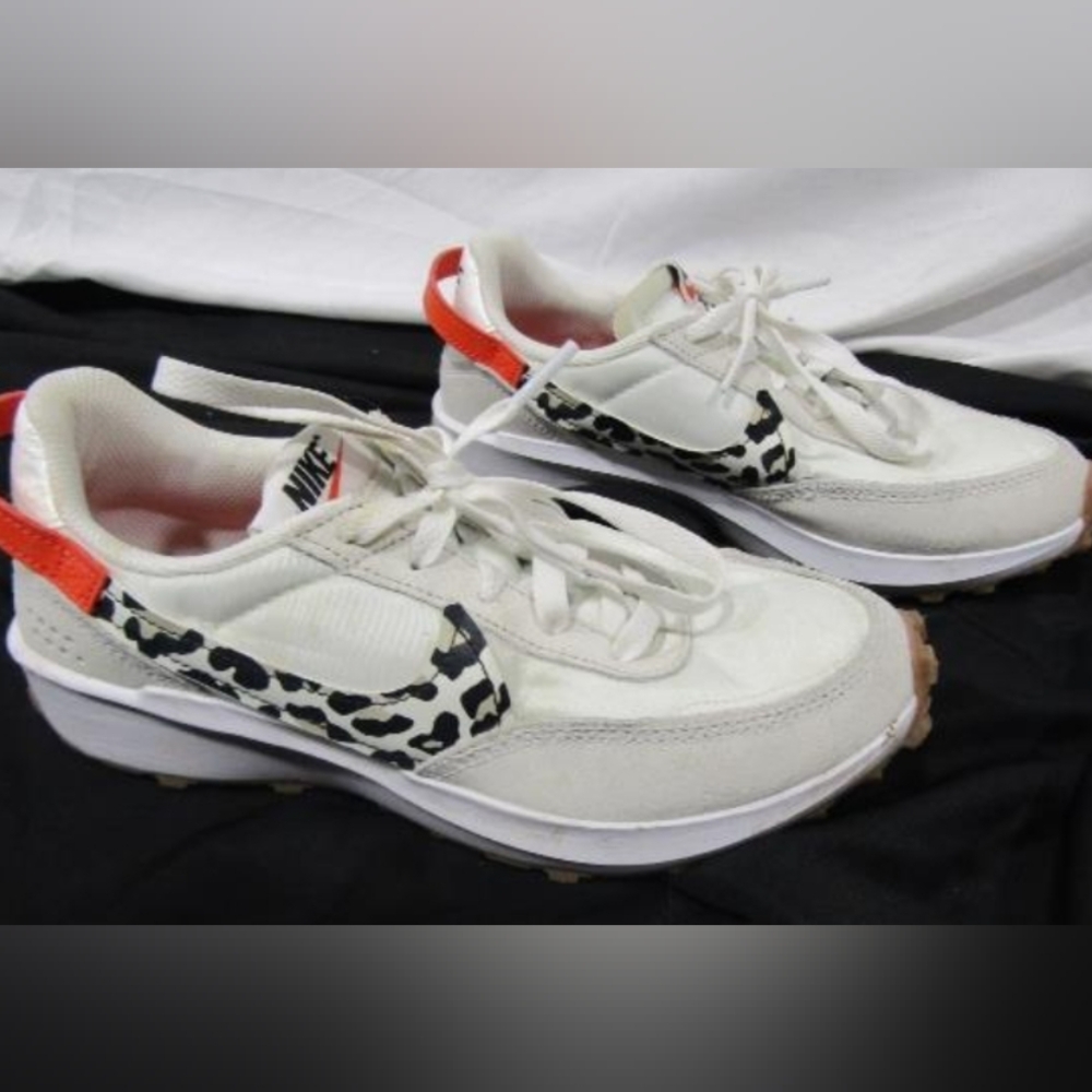 Nike Waffle Debut White Team Orange Leopard Sneakers Size 6.5 Like New - Picture 6 of 9